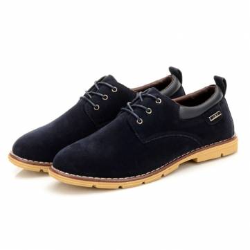 Les chaussures sportives décontractées d'hommes de chaussures de cuir de daim de loisir de mode de nouveaux hommes